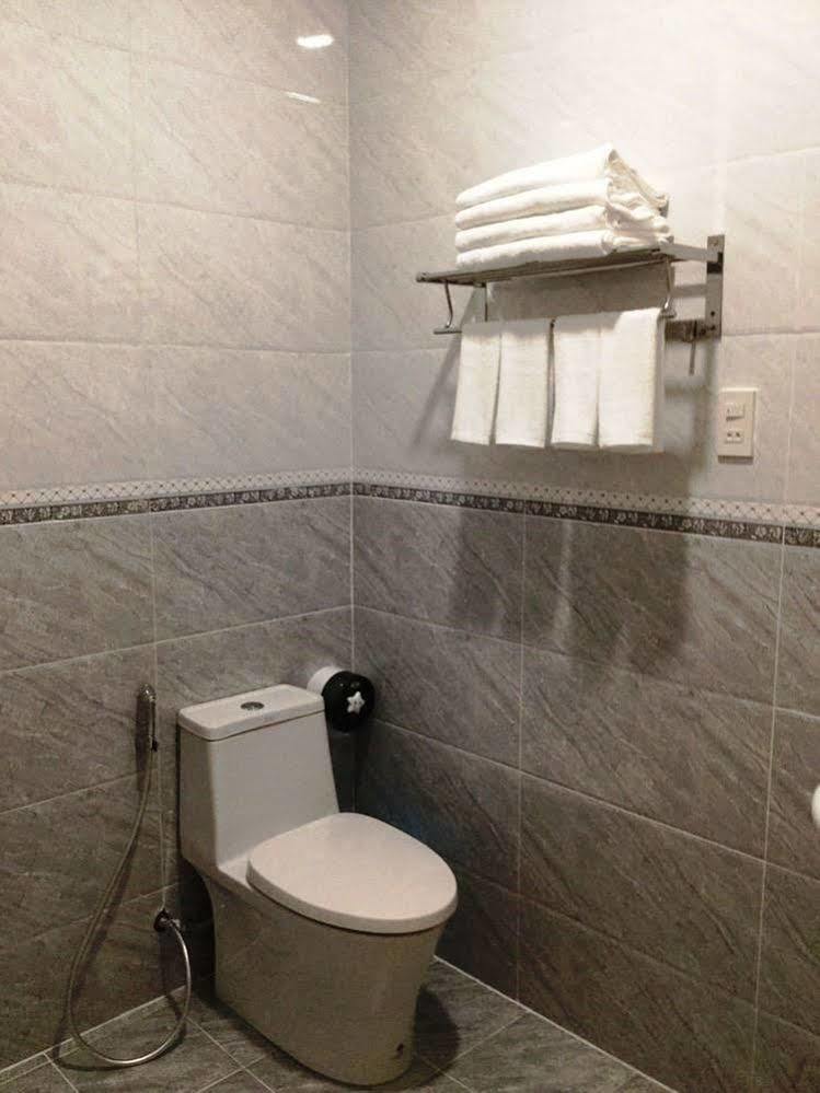 Jiny Tran Hotel Duong Dong  Kültér fotó