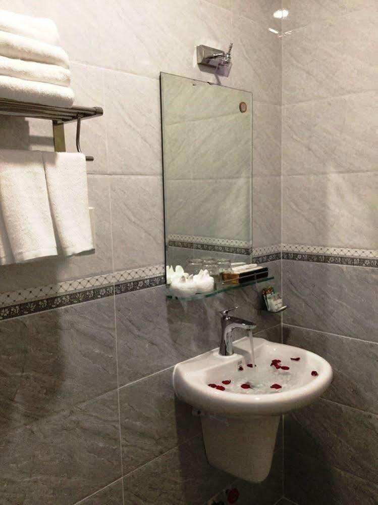 Jiny Tran Hotel Duong Dong  Kültér fotó